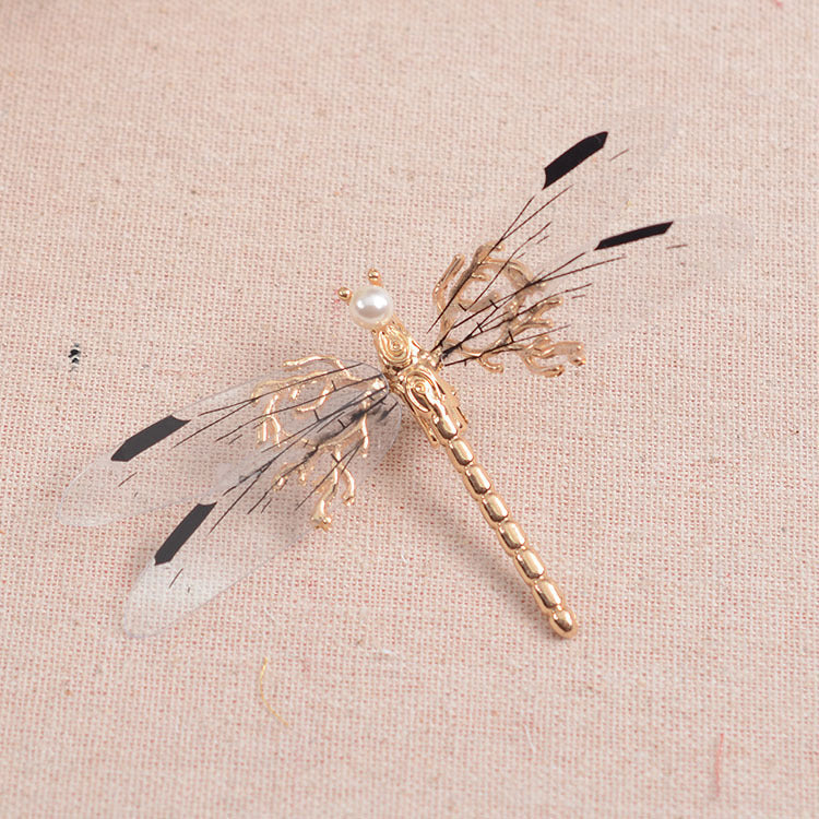 Golden Three-dimensional Dragonfly Hairpin